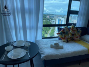 JQ2 2bdrm in Town on High Floor with Stunning view of KK